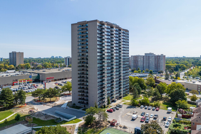 3151 Bridletowne Cir in Toronto, ON - Building Photo - Building Photo