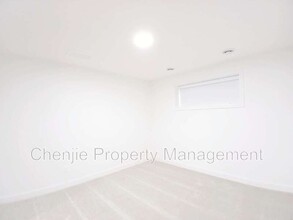 20935-20920 20 Ave NW in Edmonton, AB - Building Photo - Building Photo