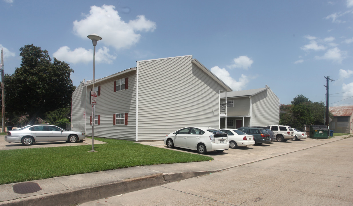 908 Lamar St in Lafayette, LA - Building Photo