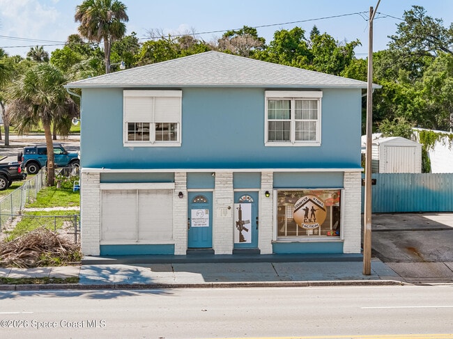 property at 1008 E Strawbridge Ave