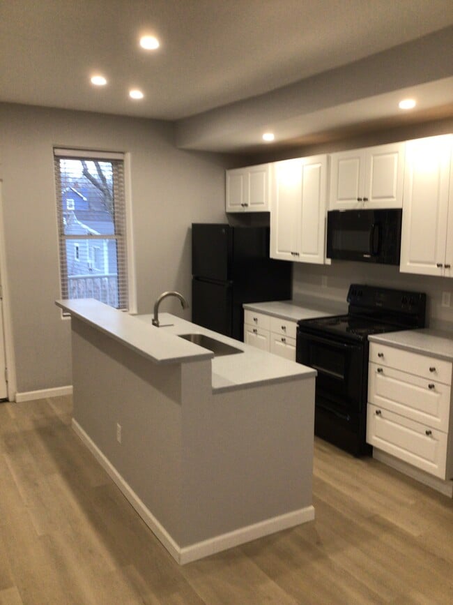 85 E Terra Cotta Ave, Unit 1F