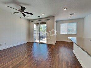 6628 S 42nd Dr in Phoenix, AZ - Foto de edificio - Building Photo