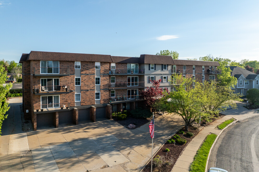 906 W Loire Ct in Peoria, IL - Foto de edificio