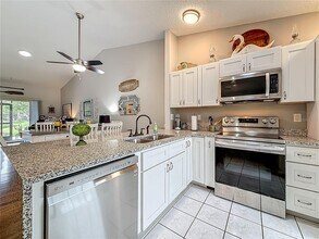 3911 La Costa Ln in Largo, FL - Building Photo - Building Photo