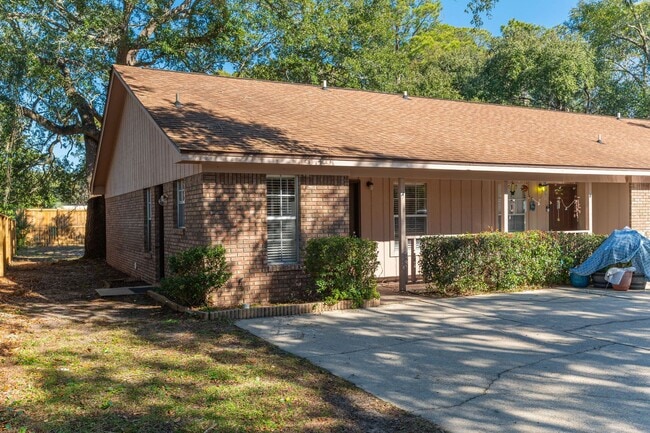 1631 Valparaiso Blvd in Niceville, FL - Building Photo - Building Photo