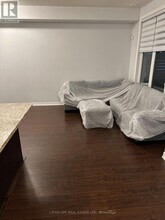 383 Prince of Wales Dr in Mississauga, ON - Building Photo - Building Photo