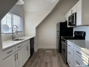 87 Montoya Dr in Branford, CT - Building Photo - Building Photo