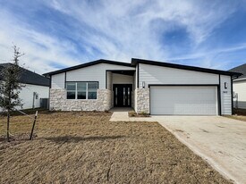 340 Lucy Rd in Greenville, TX - Building Photo