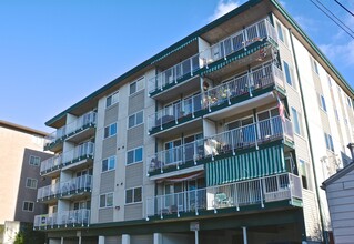 Bon Vista Apartments in Seattle, WA - Building Photo - Building Photo