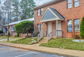 Forest Edge Townhomes in Raleigh, NC - Foto de edificio - Building Photo