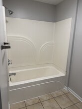 500 E 1st St in Ellinwood, KS - Building Photo - Building Photo