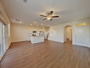 5866 Petronius St in Las Vegas, NV - Building Photo - Building Photo
