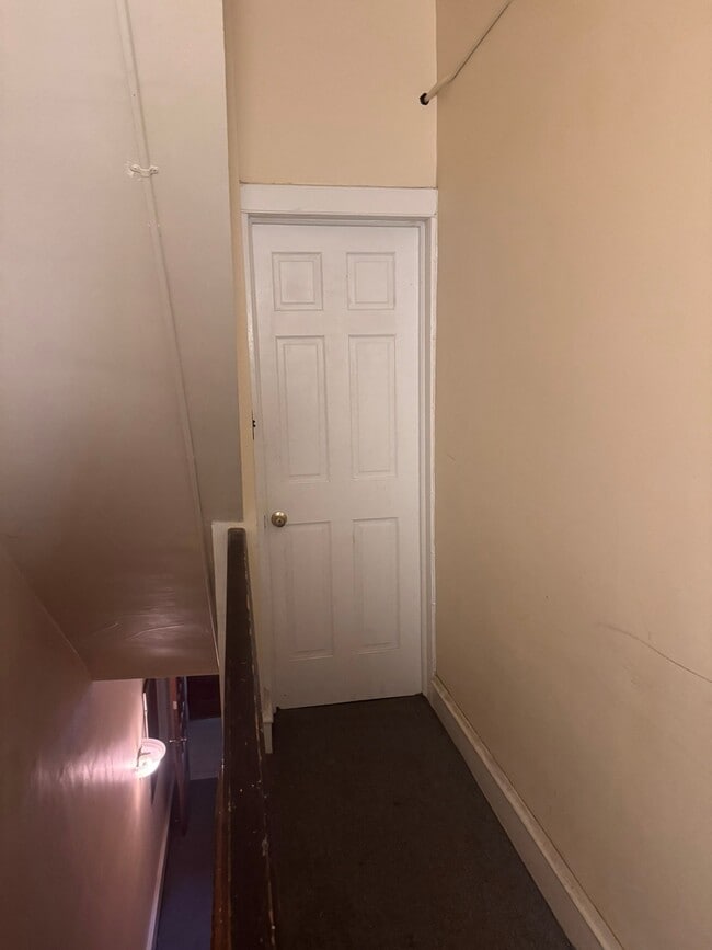 160 Sumac St, Unit 3 in Philadelphia, PA - Building Photo - Building Photo