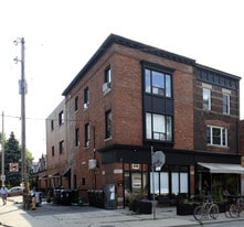223 Sorauren Ave in Toronto, ON - Building Photo