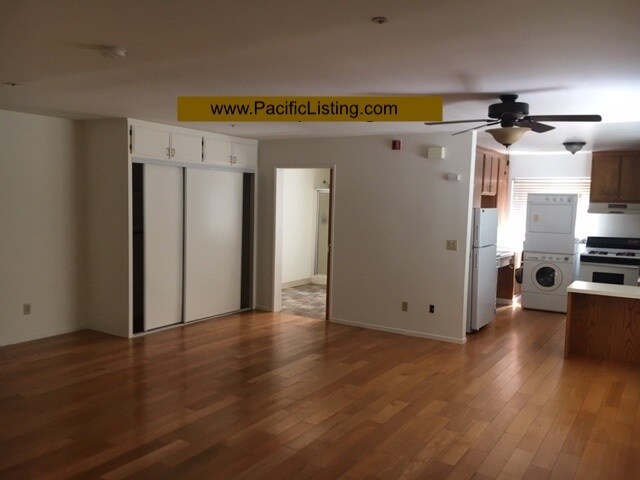 11476 Moorpark St in North Hollywood, CA - Foto de edificio - Building Photo