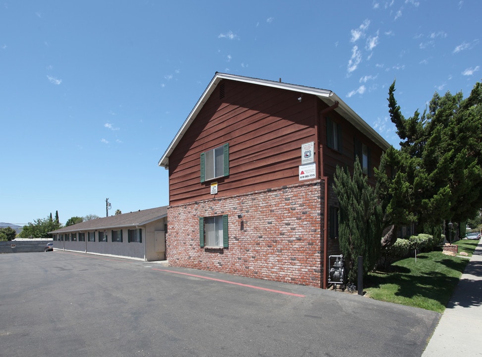 Colonial Gardens Apartments in El Cajon, CA - Building Photo