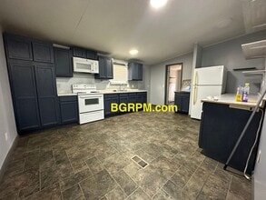 312 E Valentine Rd in Jacksonville, AR - Building Photo - Building Photo