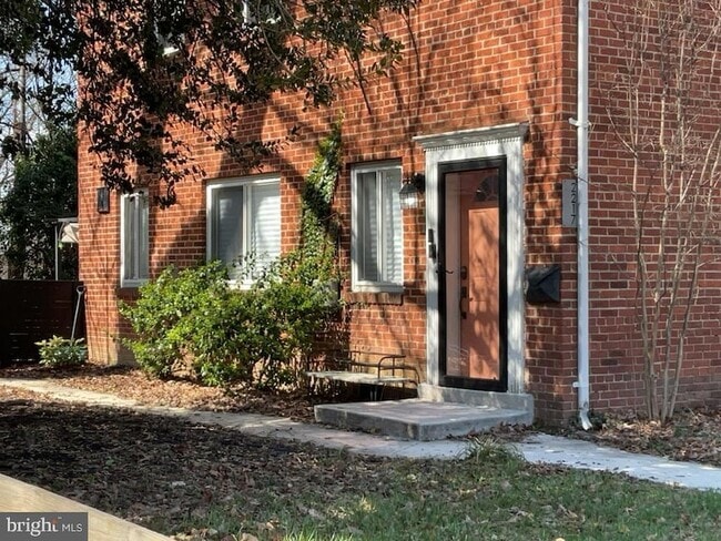 property at 2217 Gaylord Dr