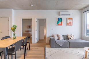 521 50th Ave, Unit 3B in Long Island City, NY - Building Photo