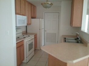 636 Cambridge Ct, Unit 1D in Munster, IN - Foto de edificio - Building Photo