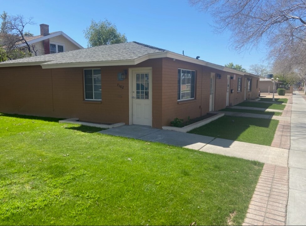 Catlin Court in Glendale, AZ - Building Photo