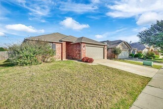 3201 Sadie Trail in Fort Worth, TX - Foto de edificio - Building Photo