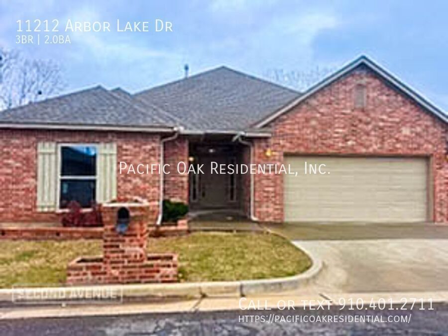 11212 Arbor Lake Dr in Oklahoma City, OK - Building Photo