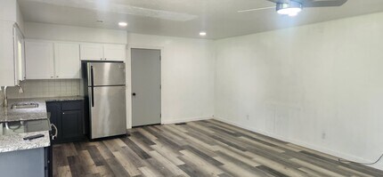 2206 SE 14th St in Bentonville, AR - Building Photo - Building Photo