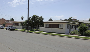 3891-3893 Superior St in San Diego, CA - Building Photo - Building Photo