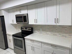 3026 30th Ln in Greenacres, FL - Building Photo - Building Photo