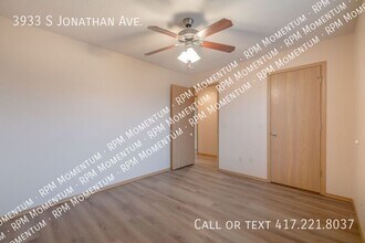 3933 S Jonathan Ave in Springfield, MO - Building Photo - Building Photo
