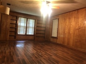 3800 Dick Taylor St in Monroe, LA - Building Photo