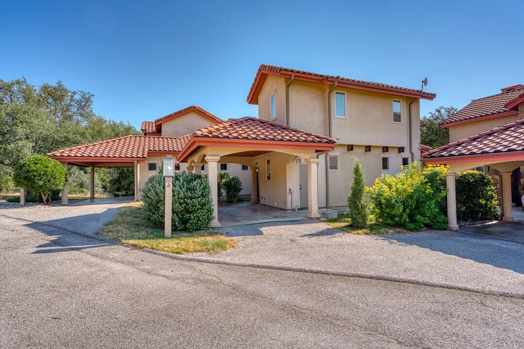 111 Lachite in Horseshoe Bay, TX - Building Photo