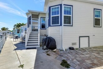10701 S Ocean Dr, Unit 08 in Jensen Beach, FL - Building Photo - Building Photo