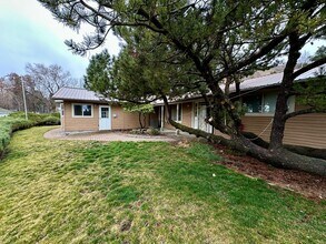 211 Spring St in La Grande, OR - Building Photo - Building Photo