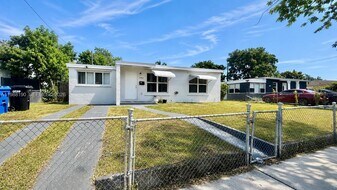 1411 NE 155th Terrace in North Miami Beach, FL - Building Photo