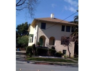 123 E Poplar Ave in San Mateo, CA - Building Photo