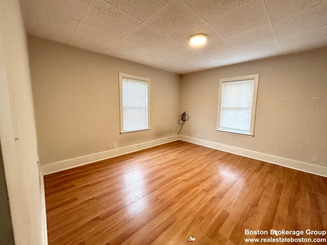 103 Buttonwood St, Unit 3