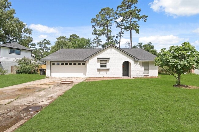 24607 Green Moss Dr in Huffman, TX - Building Photo - Building Photo