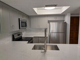 122 S Hardy Dr, Unit 30 in Tempe, AZ - Building Photo