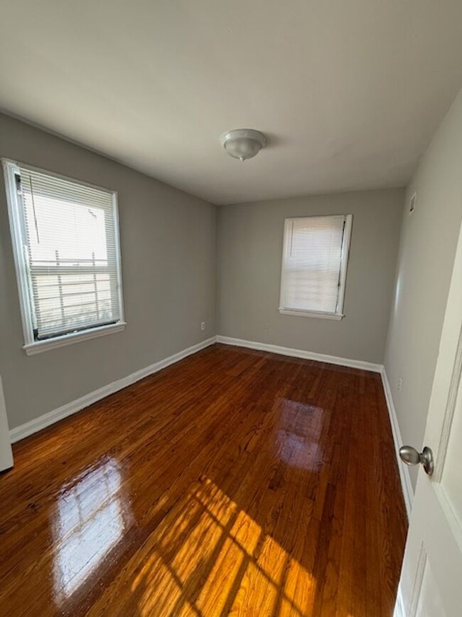 429 Burbank St SE-Unit -2 in Washington, DC - Building Photo - Building Photo