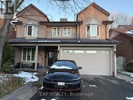 1975 Fairport Rd in Pickering, ON - Building Photo