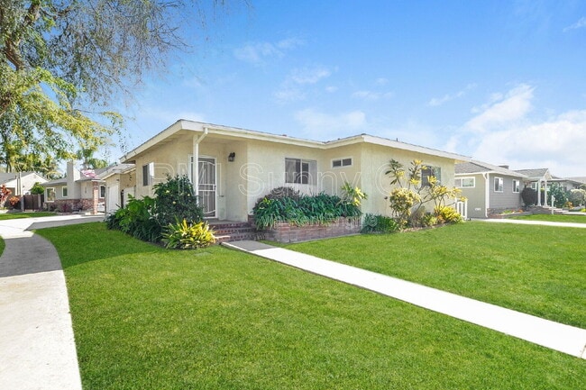 2256 McNab Ave in Long Beach, CA - Building Photo - Building Photo