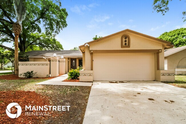 900 Brennam Pl