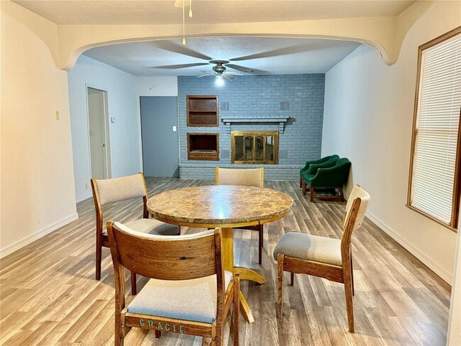 1013 W 3rd St in Elk City, OK - Building Photo - Building Photo