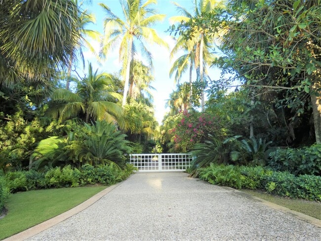 property at 521 S Beach Rd