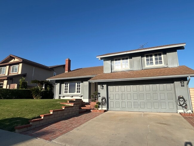 property at 926 W Alfred Pl