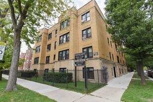3902 W Argyle St, Unit A4 in Chicago, IL - Building Photo