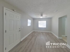 1721 W Comanche Ave in Tampa, FL - Building Photo - Building Photo