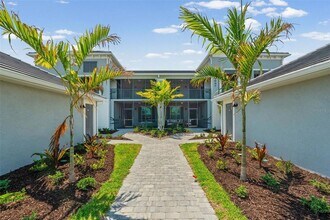 19007 Scallop Lp, Unit 108 in Lakewood Ranch, FL - Foto de edificio - Building Photo